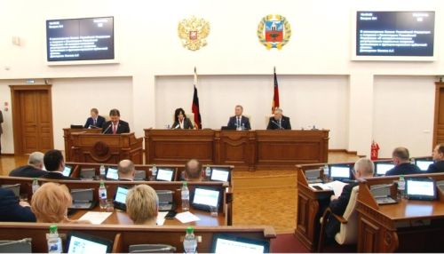 Прихоть президента: не все алтайские депутаты за поправки в Конституцию