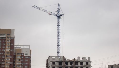 Высокий чиновник обвинил алтайских строителей, что они плохо строят соцобъекты