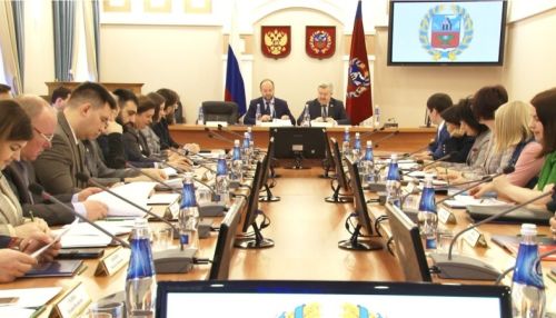 Патриотическое воспитание: россиянам предложили равняться на Алтай