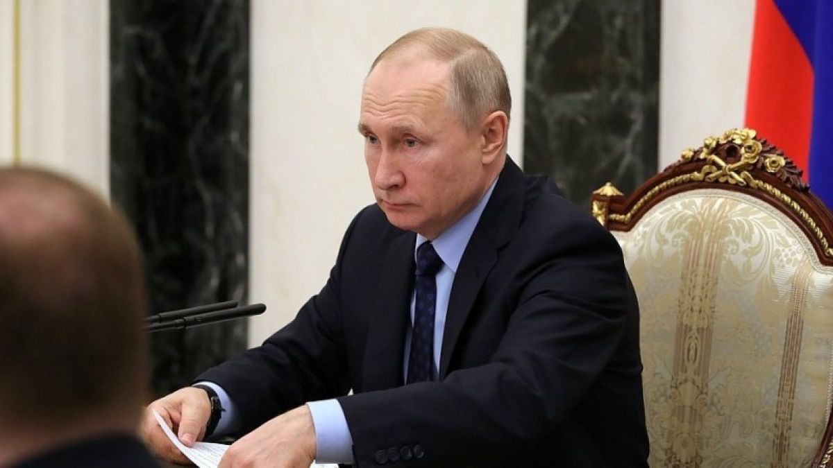 Путин утвердил дату голосования по Конституции, но ее могут изменить