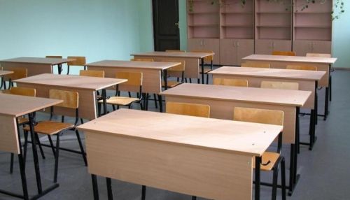 Губернатора Томенко просят вмешаться в конфликт из-за стройки школы в Камне