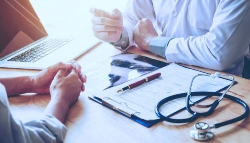 Больничный по карантину будут выдавать дистанционно