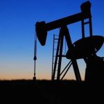 Мировые цены на нефть обрушились на открытии торгов