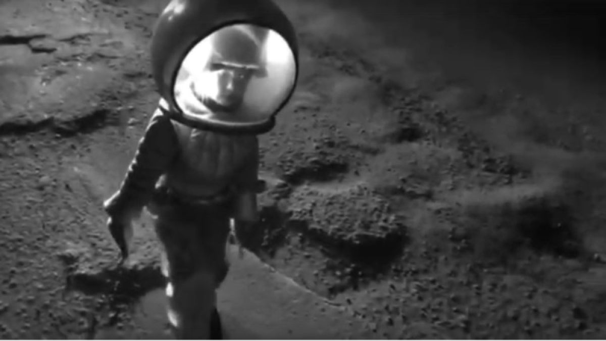 В Перми отремонтируют дорогу после ролика с "высадкой пермячки на Луну" 