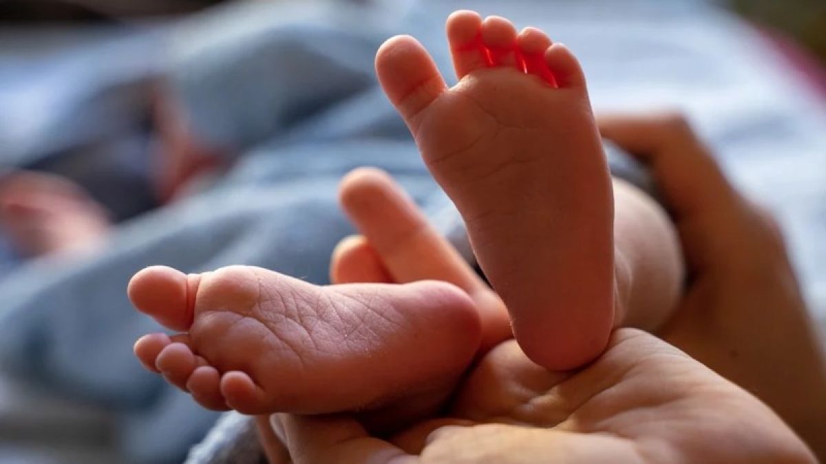 Доктор Мясников рассказал, передается ли коронавирус ребенку при рождении