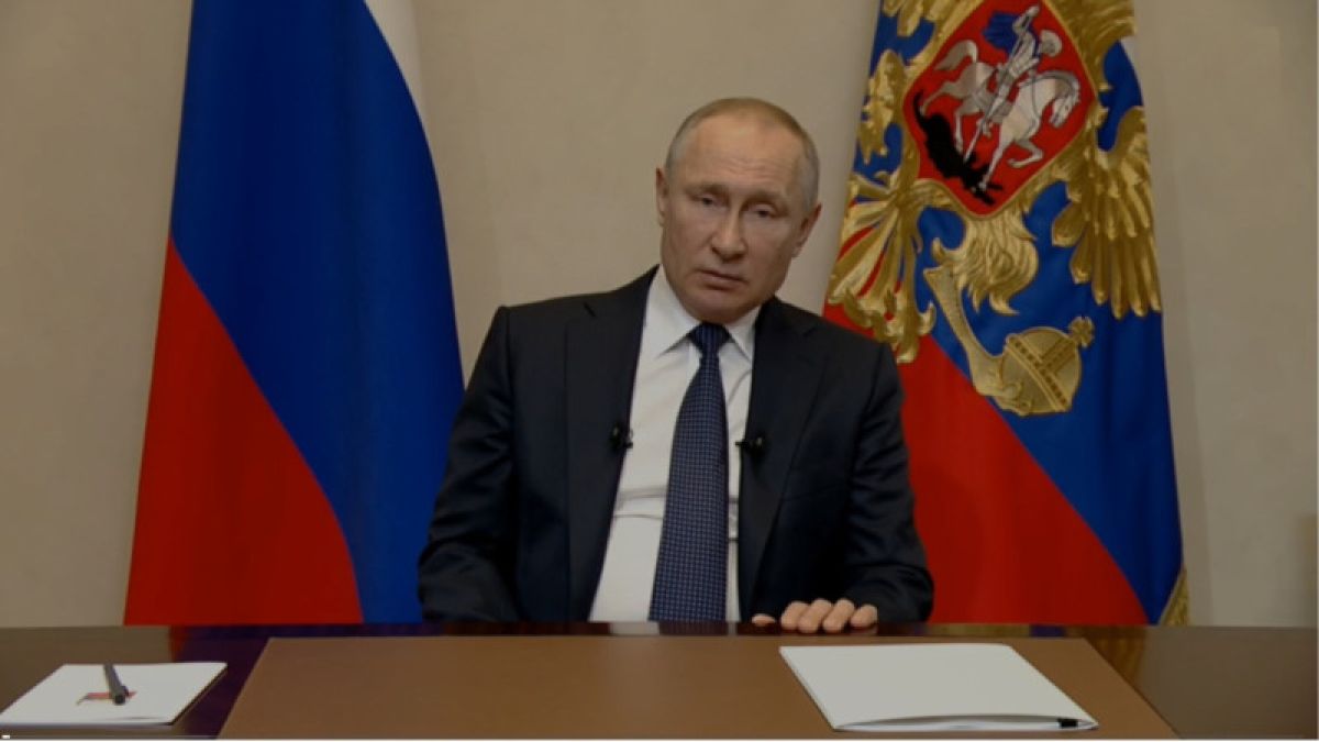 Владимир Путин обратился к нации из-за распространения коронавируса: видео