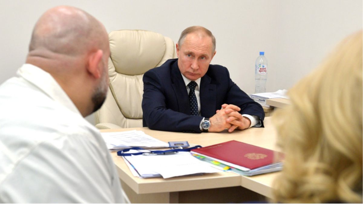 Путин рассказал о поддержке тех, кто оказался на больничном или потерял работу 