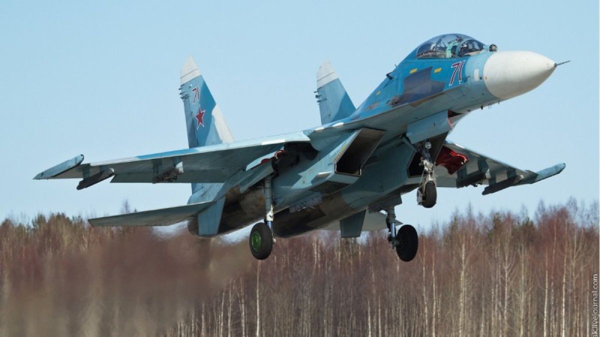 Истребитель Су-27 потерпел крушение в Черном море