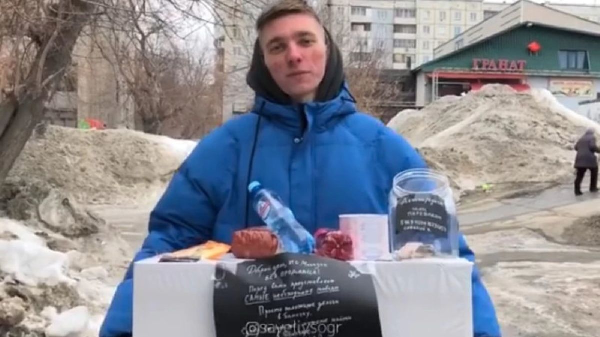 Барнаульский "Человек-паук" проверил жителей города на честность