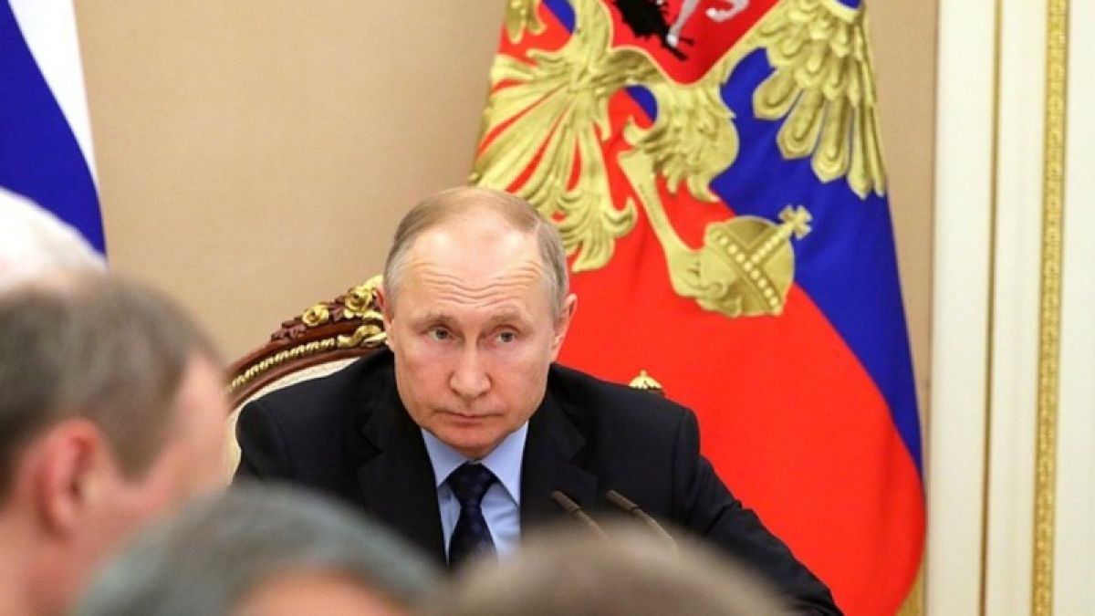 Путин: России удалось не допустить худшего сценария с коронавирусом