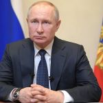 Путин продлил ограничение до конца апреля с сохранением зарплат