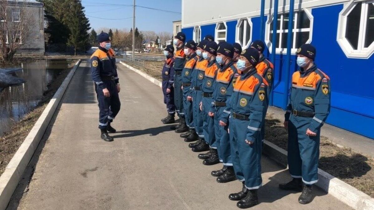 40 спасателей из Новосибирска приехали бороться с паводком на Алтае