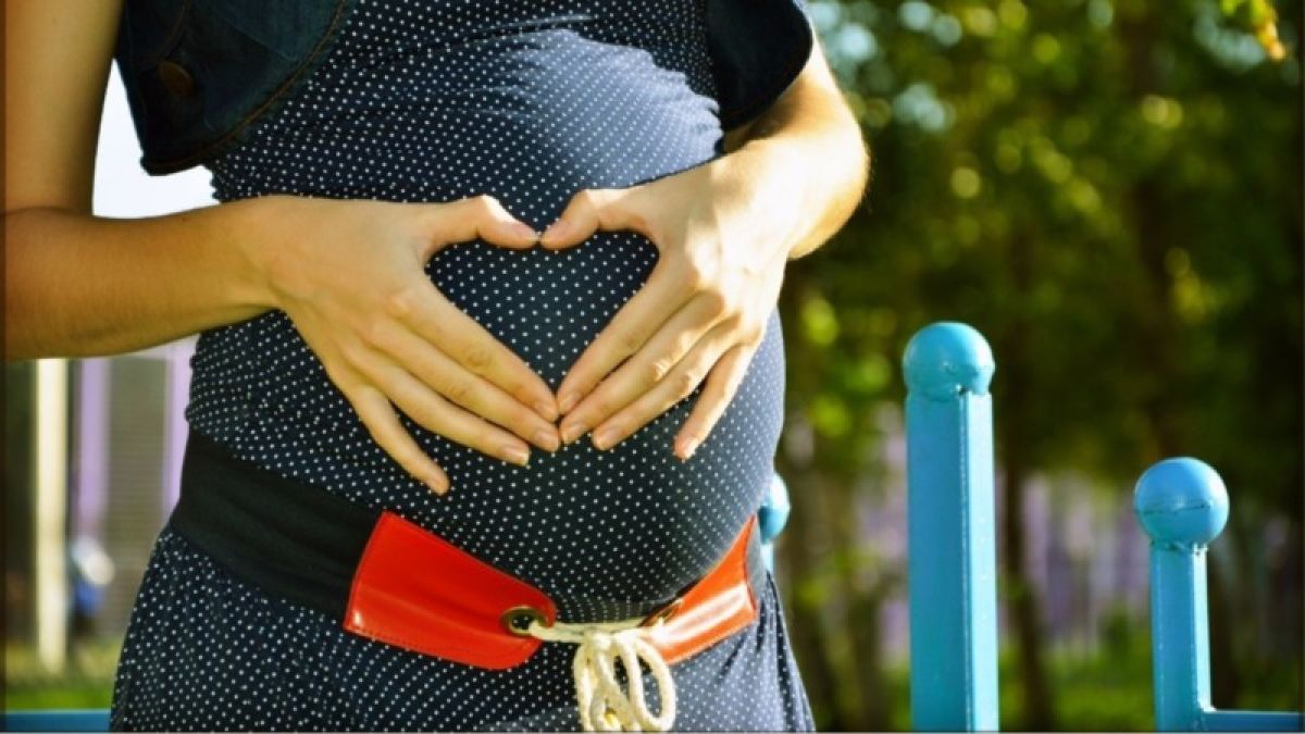 В Госдуме предлагают дать беременным оплачиваемый больничный на время карантина