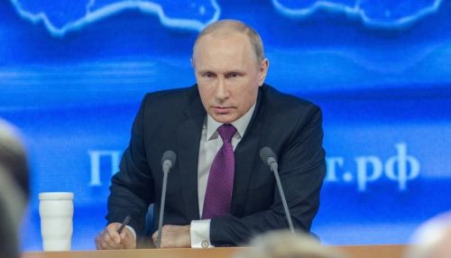 Путину предложили выплатить каждому россиянину по 50 тысяч рублей