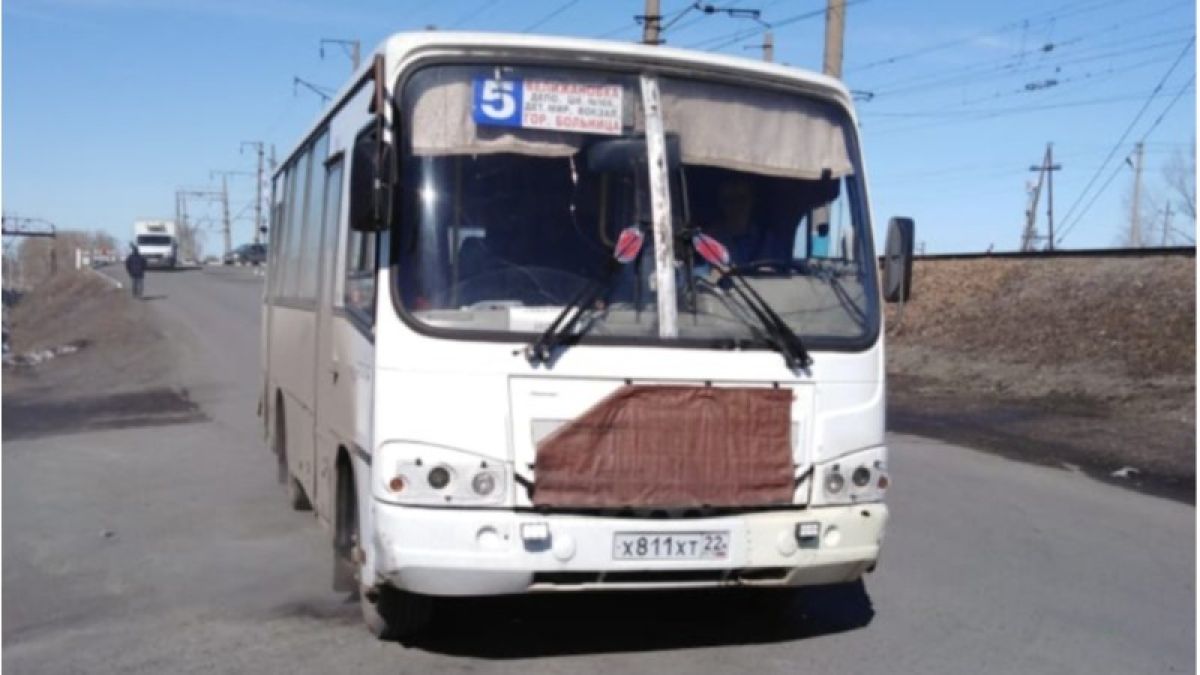 Жители пригорода Новоалтайска "чуть не с вилами" бросаются на нового перевозчика