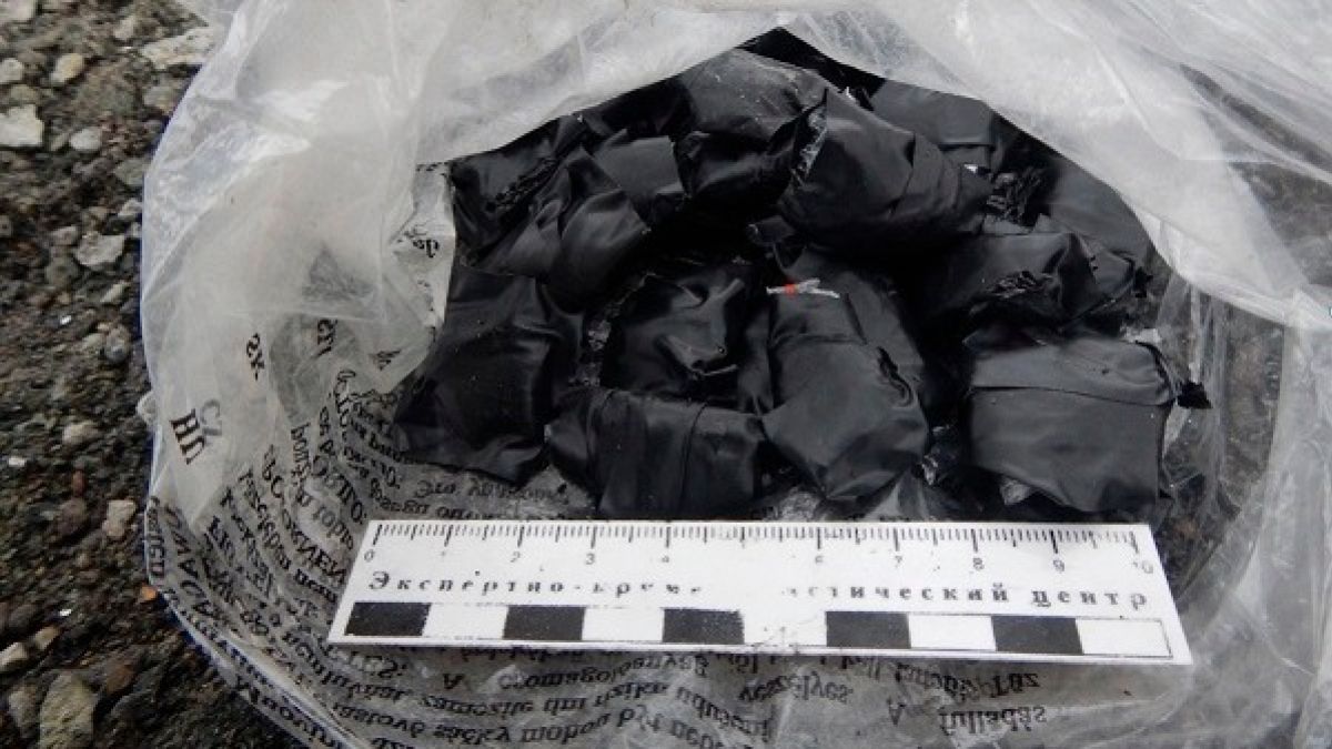 48 свертков с наркотиком подбросили к алтайскому учреждению ФСИН