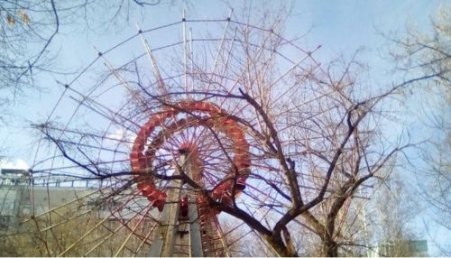 Колесо обозрения из барнаульского парка Изумрудный увезли в Казахстан