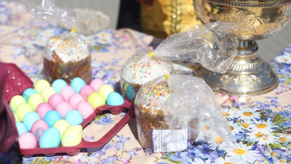 Куличи и яйца. Пасха в Барнауле