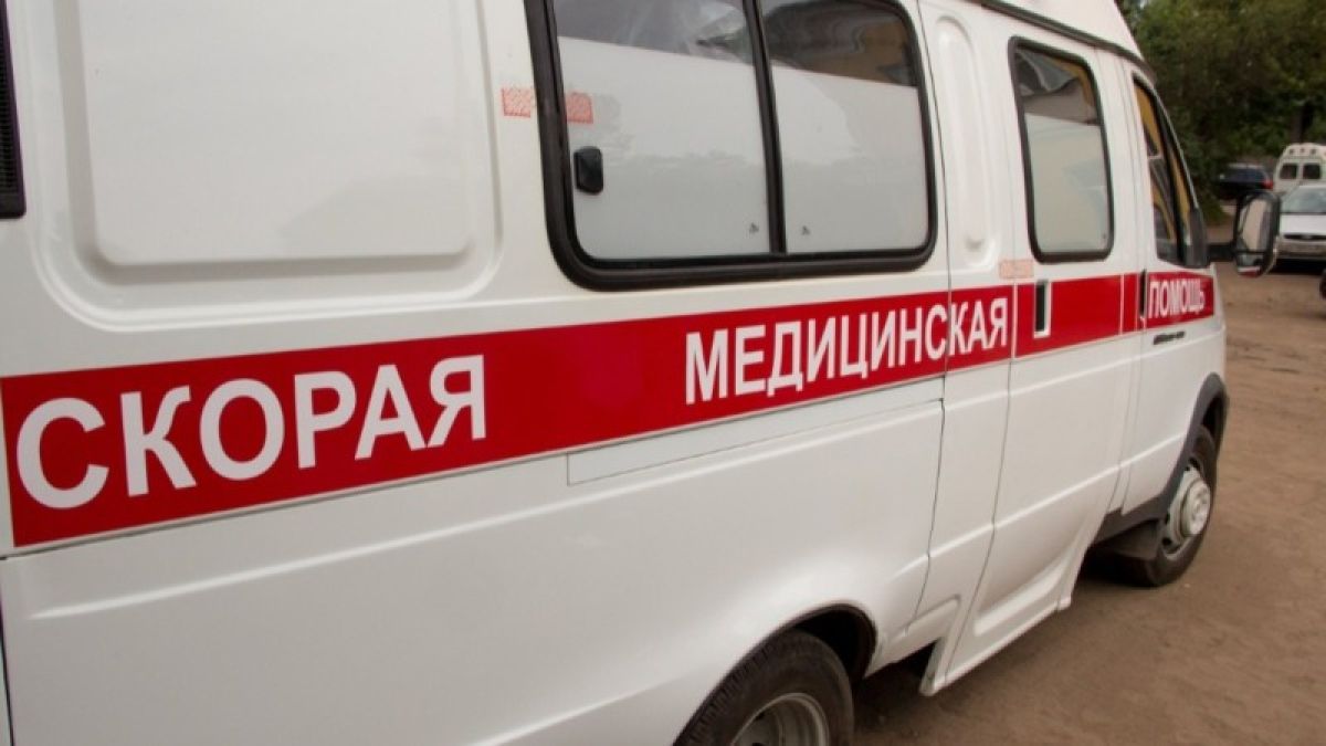 Женщина скончалась у подъезда дома в Москве после выписки из больницы