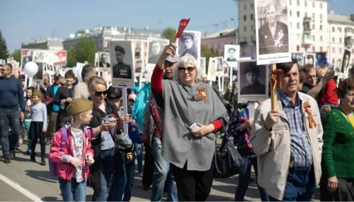 В Алтайском крае решили провести очное шествие Бессмертного полка