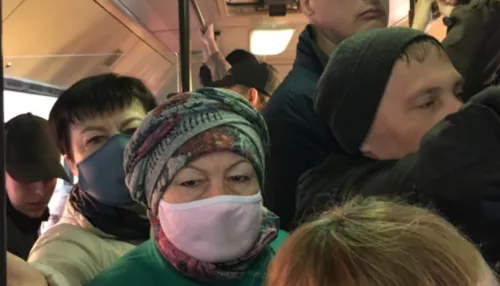 Жители спальников Барнаула рассказали об ужасах утреннего часа пик