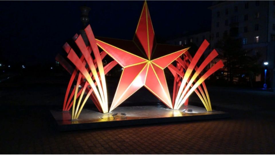 Огромная красная звезда появилась в центре Барнаула