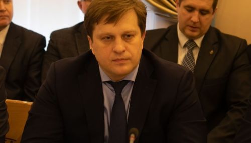 Министр Попов рассказал подробности смертельных случаев от коронавируса на Алтае