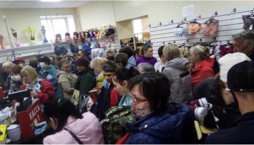 Полиция заинтересовалась новостью о давке в магазине Рубцовска во время изоляции