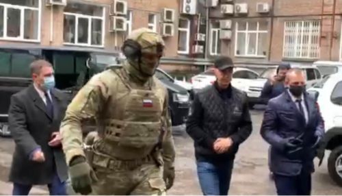 СК показал видео задержания подозреваемого в убийстве экс-депутата Быкова