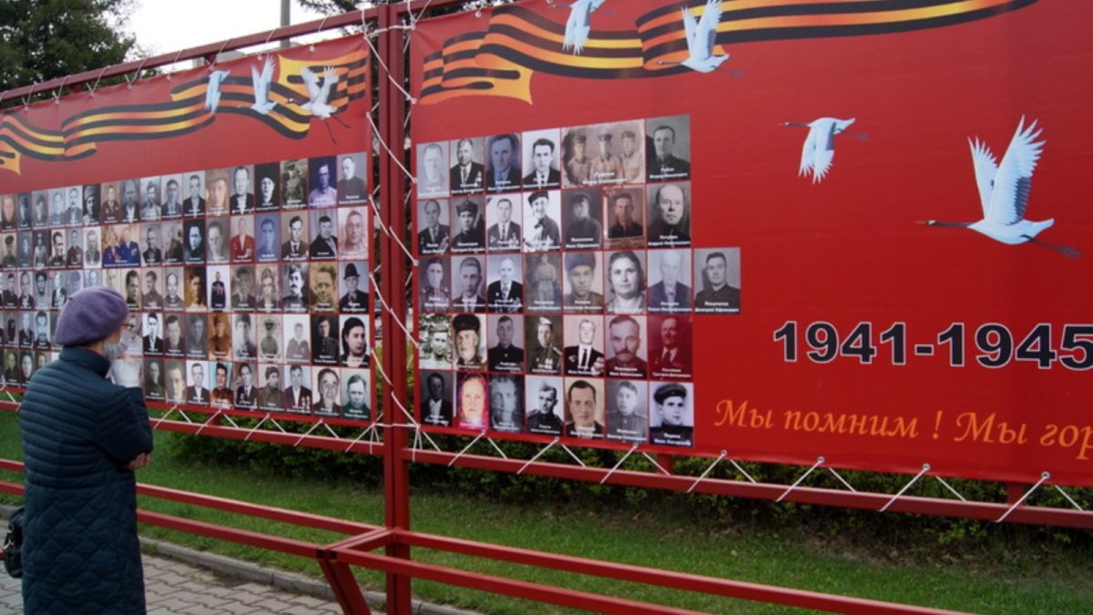 "Стену памяти" соорудили в Новоалтайске ко Дню Победы
