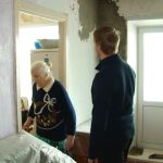 Пенсионерка из Новоалтайска живет в сырости и не может добиться ремонта крыши