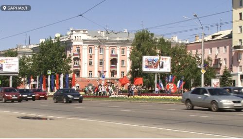Барнаульцы присоединились к всероссийской акции Гудок Победы