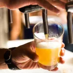 Пивная Россия крепчает: сколько и какого алкоголя пьют жители страны и Сибири