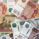 Житель Алтайского края украл деньги у сироты и отнес букмекерам