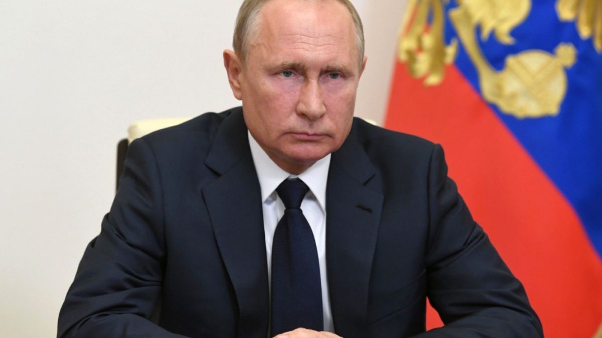 Путин недоволен работой "Госуслуг", которые не справились с натиском россиян
