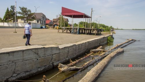 Вода прибыла: в Камне-на-Оби опасаются второй волны паводка