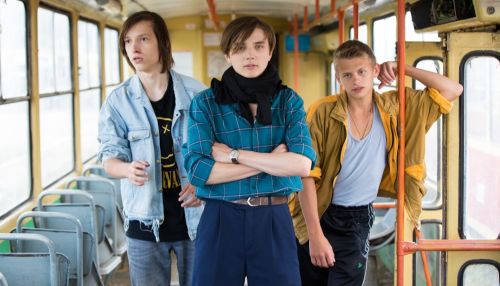 Что за сериал Мир! Дружба! Жвачка! и стоит ли его посмотреть