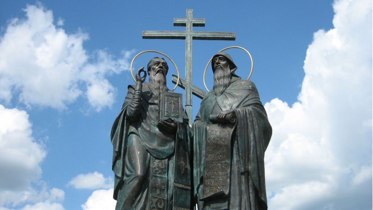 Что такое День славянской письменности и кто такие Кирилл и Мефодий