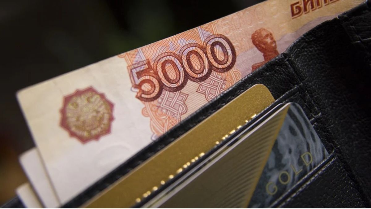 В Алтайском крае из обращения изъяли поддельные купюры на 100 тыс. рублей