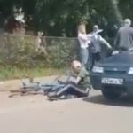 В Барнауле автомобиль сбил пожилого велосипедиста у пешеходника