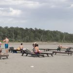Барнаульцы не стали дожидаться открытия сезона и рванули на городской пляж