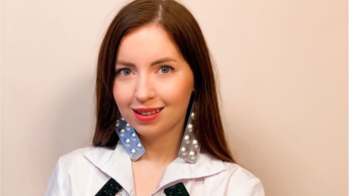 Блогер Диденко устроила вечеринку по случаю проводов старой груди