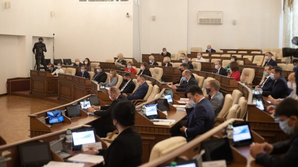 "Что-то пошло не так": как алтайские депутаты оценили отчет губернатора Томенко