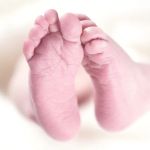 Здоровый младенец появился на свет в госпитале для больных COVID на Алтае