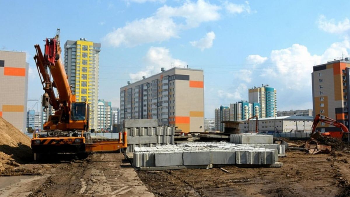 Эксперт рассказал, как COVID повлиял на сроки завершения строек в Алтайском крае