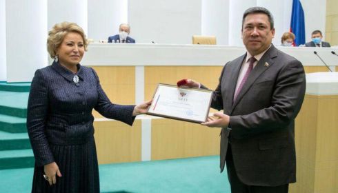 Алтайский сенатор и его коллеги хотят сделать цены на услуги нотариусов понятнее