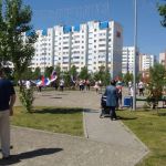 С флагами, песнями и без масок: как празднуют День России в Барнауле
