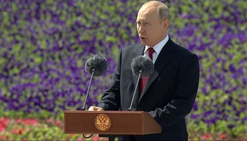 От арктических морей до Крыма: Путин поздравил сограждан с Днем России