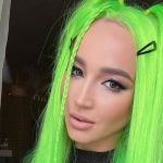 Больше экспериментов: Ольга Бузова удивила фанатов ярко-зелеными волосами