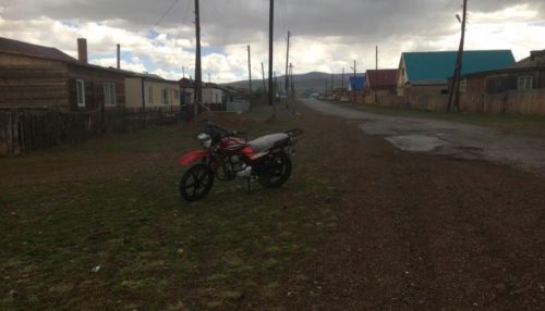 На Алтае 17-летний парень на мотоцикле сбил двух девочек